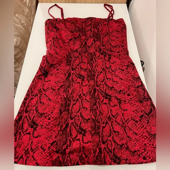 Reformation Red snake print mini dress, worn once - Picture 4 of 7